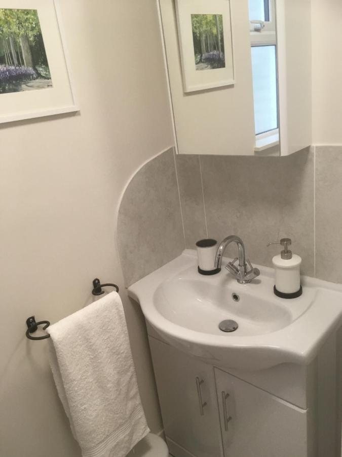 Cute Self-Contained Guest Room With Ensuite And Private Decked Porch In Glastonbury Dış mekan fotoğraf