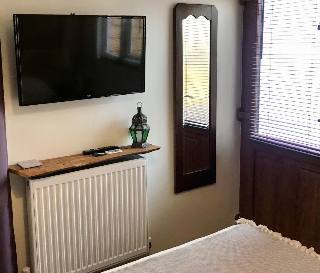 Cute Self-Contained Guest Room With Ensuite And Private Decked Porch In Glastonbury Dış mekan fotoğraf